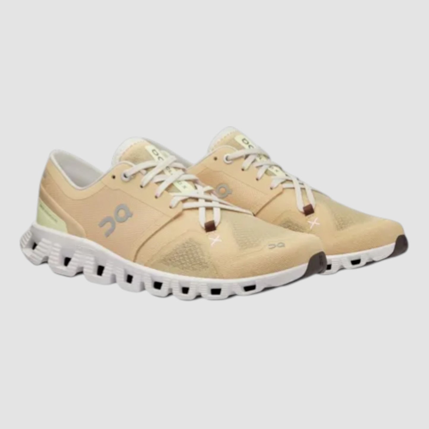 Tenis On Cloud X 3 Mujer Running 60.97789 Beige