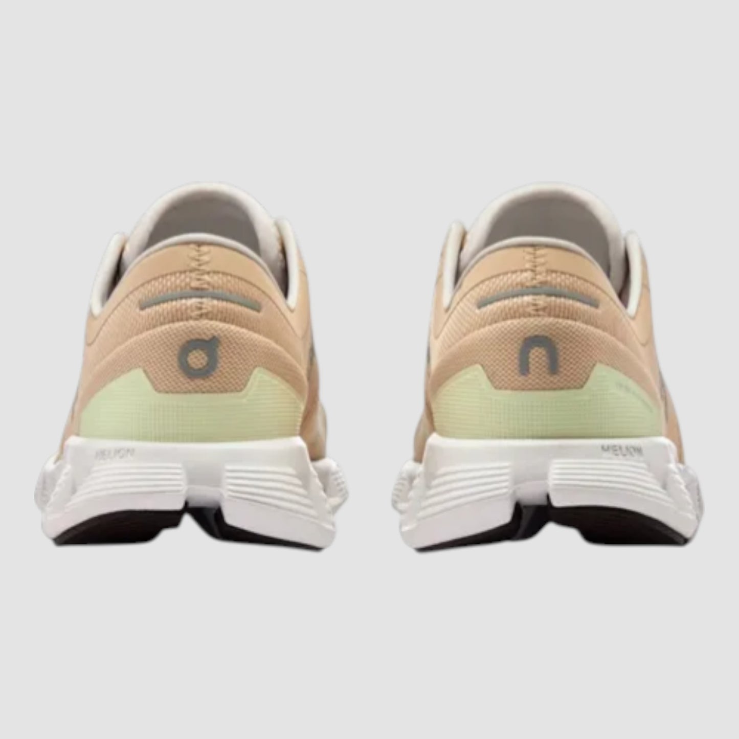 Tenis On Cloud X 3 Mujer Running 60.97789 Beige